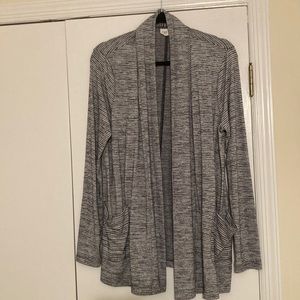 Gap comfy cardigan. Open style with pockets.